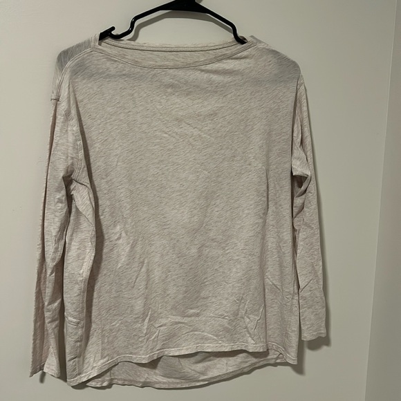 Lululemon Back in Action Light Pink Long Sleeve Best Fits Small Athletic - Picture 1 of 4